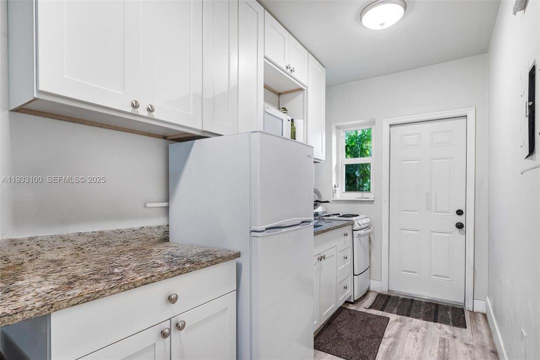 Unit #2 - 1 Bed/1 Bath