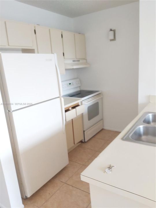 For Sale: $125,000 (0 beds, 1 baths, 475 Square Feet)