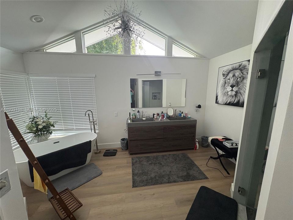 На продажу: $1,799,900 (4 спален, 4 ванн, 3768 Квадратных фут)