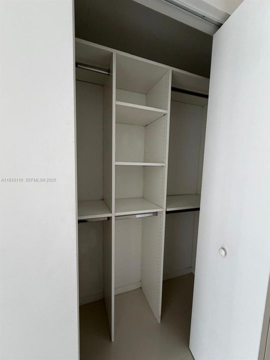 For Rent: $2,850 (1 beds, 1 baths, 698 Square Feet)