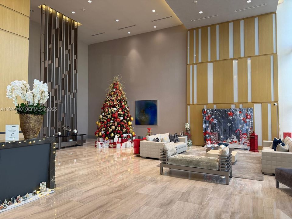 For Rent: $2,850 (1 beds, 1 baths, 698 Square Feet)