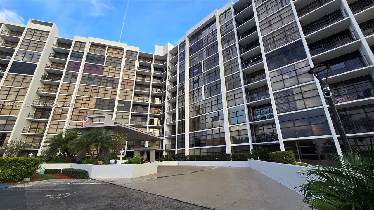 En Venta: $250,000 (2 camas, 1 baños, 1075 Pies cuadrados)