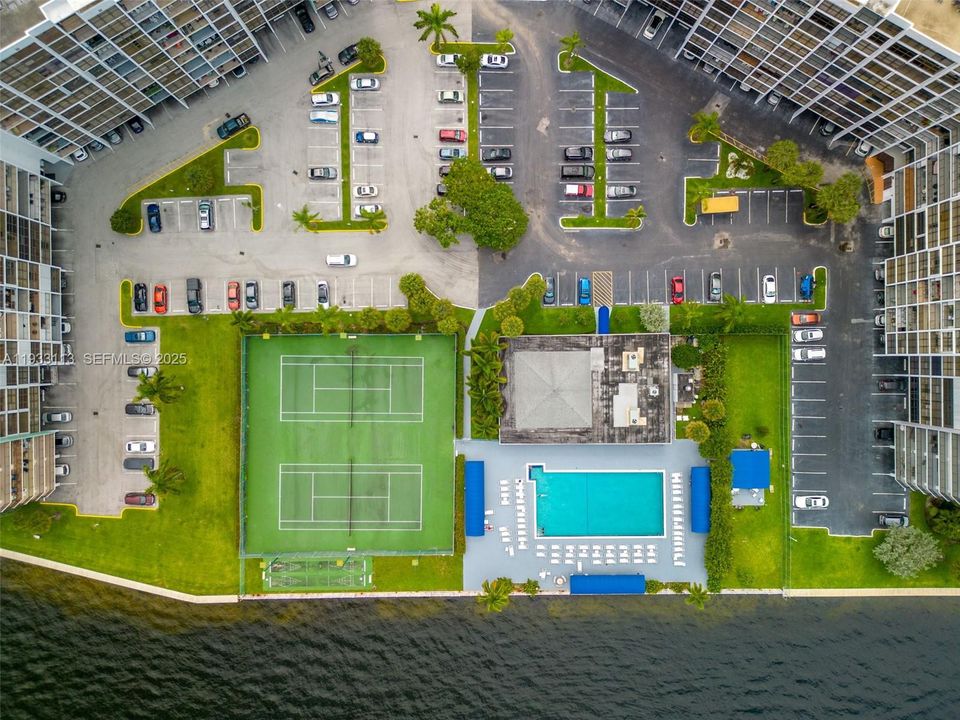 En Venta: $250,000 (2 camas, 1 baños, 1075 Pies cuadrados)