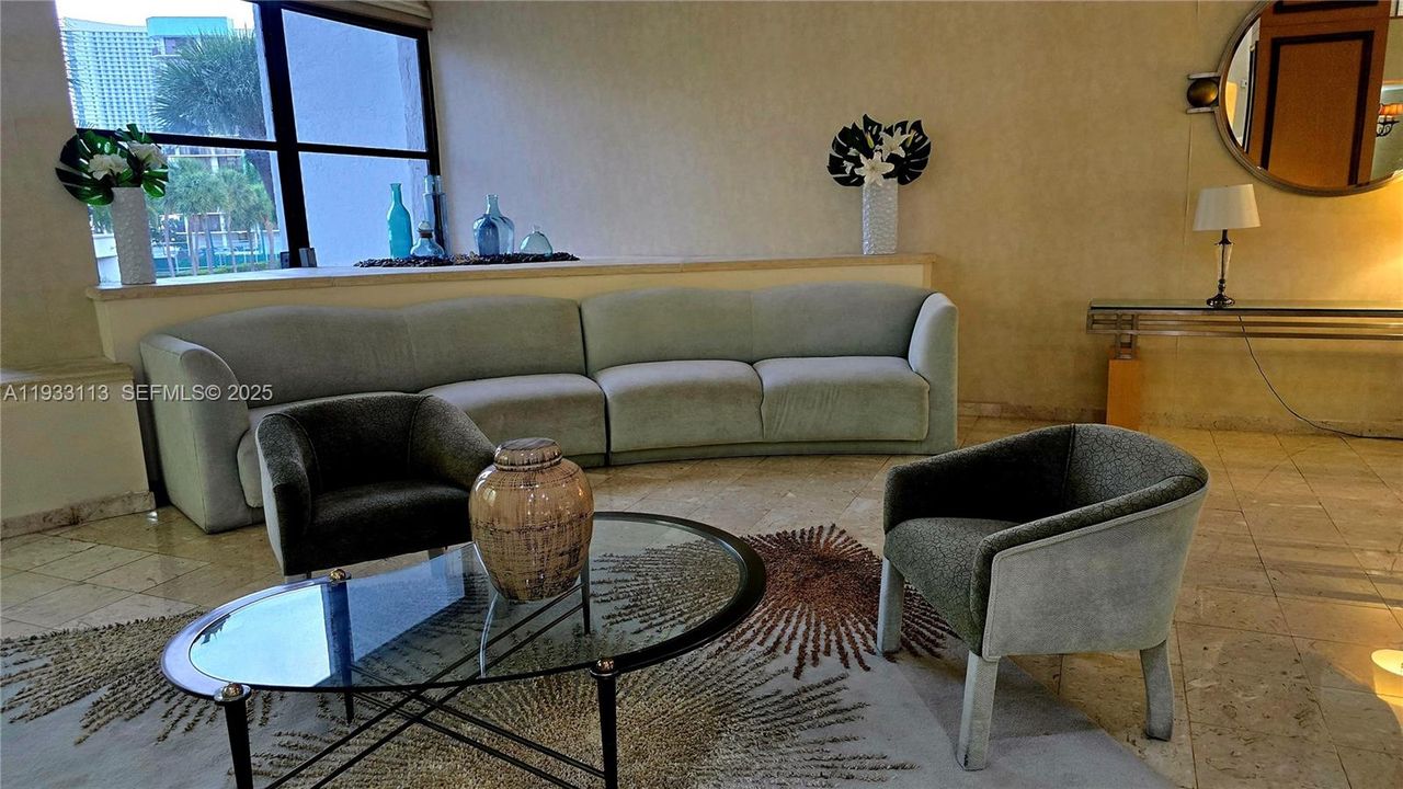 En Venta: $250,000 (2 camas, 1 baños, 1075 Pies cuadrados)