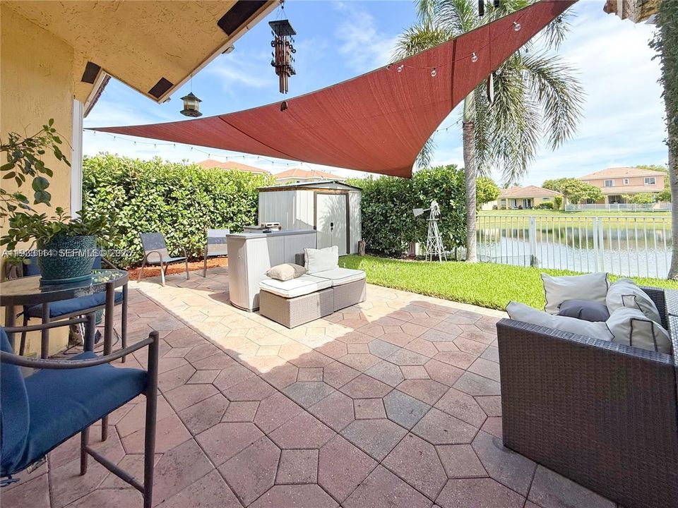 На продажу: $575,000 (4 спален, 2 ванн, 1882 Квадратных фут)