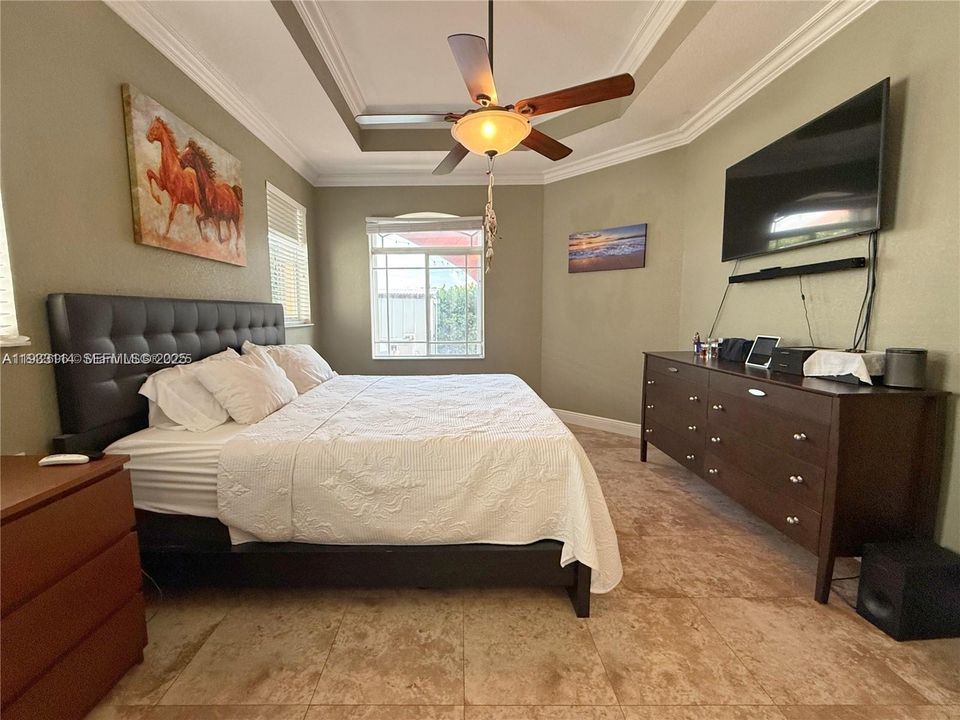 На продажу: $575,000 (4 спален, 2 ванн, 1882 Квадратных фут)