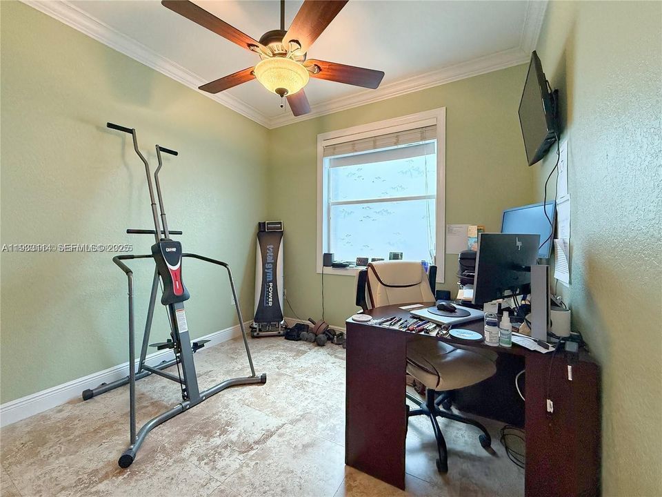 На продажу: $575,000 (4 спален, 2 ванн, 1882 Квадратных фут)