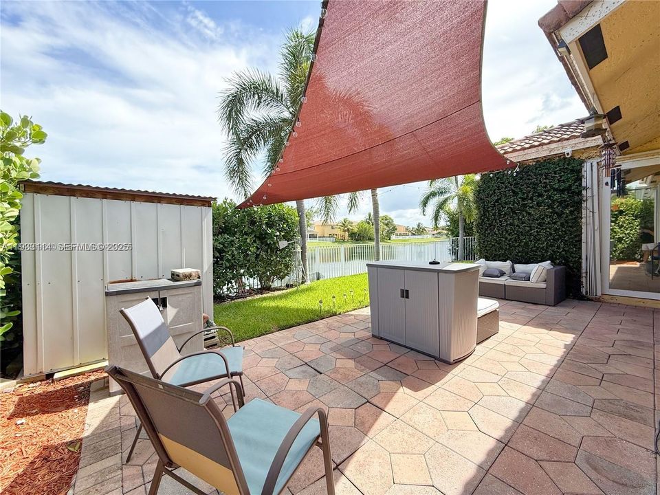 На продажу: $575,000 (4 спален, 2 ванн, 1882 Квадратных фут)