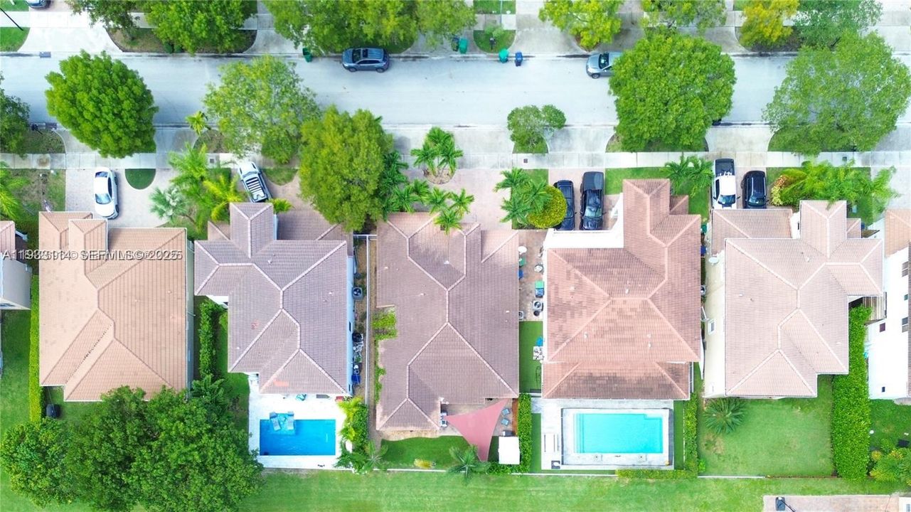 На продажу: $575,000 (4 спален, 2 ванн, 1882 Квадратных фут)