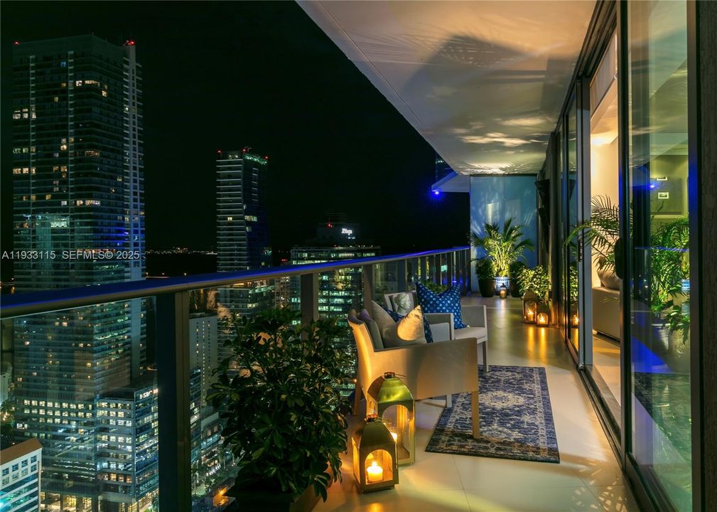 For Rent: $7,959 (2 beds, 2 baths, 1279 Square Feet)