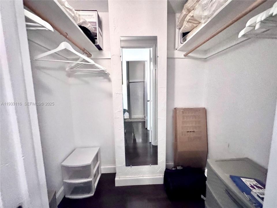 В аренду: $2,350 (1 спален, 1 ванн, 1000 Квадратных фут)