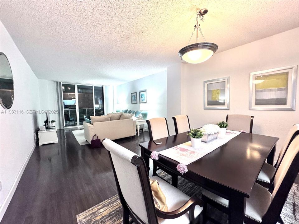 В аренду: $2,350 (1 спален, 1 ванн, 1000 Квадратных фут)