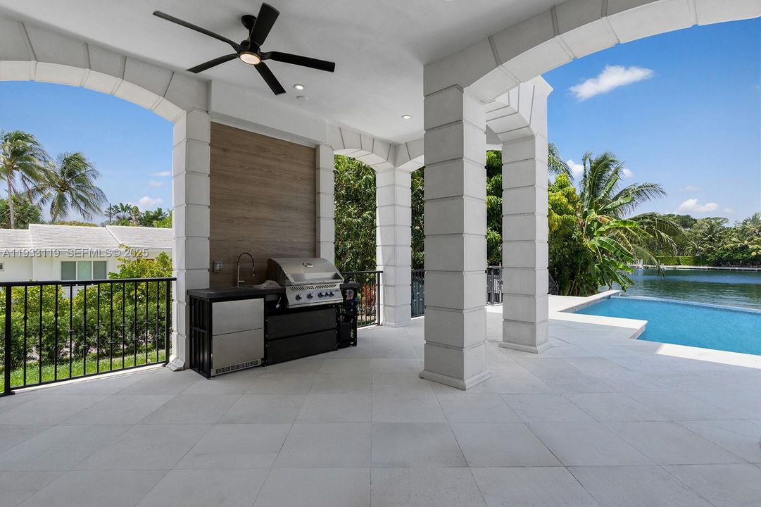 待售: $16,149,000 (6 贝兹, 7 浴室, 7000 平方英尺)