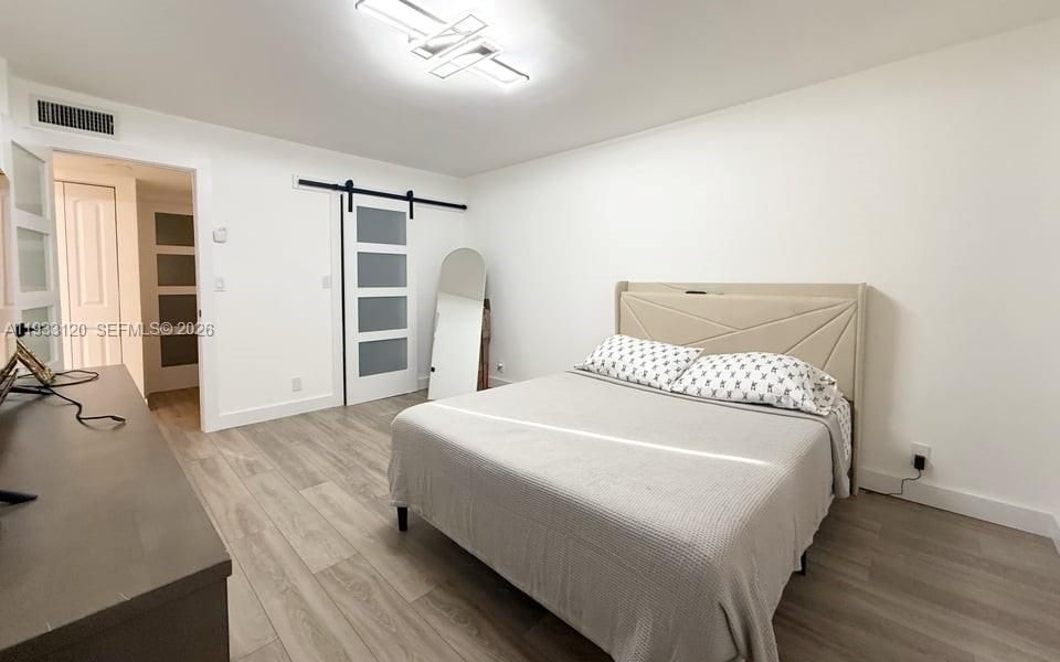 For Rent: $2,000 (1 beds, 1 baths, 730 Square Feet)