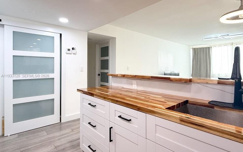 For Rent: $2,000 (1 beds, 1 baths, 730 Square Feet)