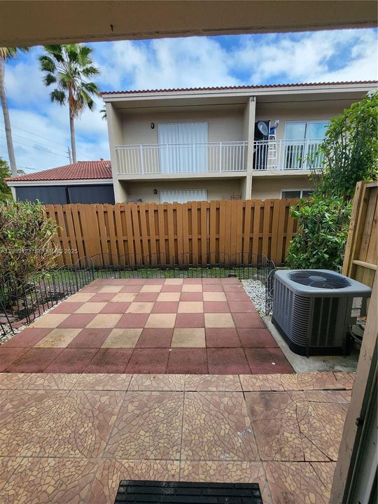 En Renta: $2,425 (2 camas, 2 baños, 1110 Pies cuadrados)