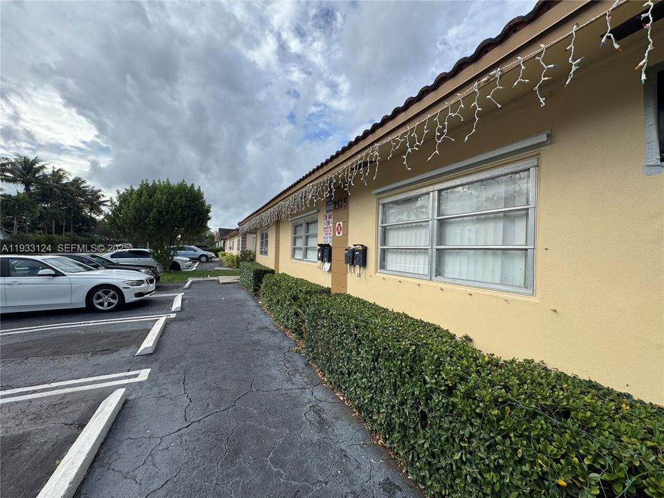 For Rent: $1,900 (2 beds, 1 baths, 3195 Square Feet)