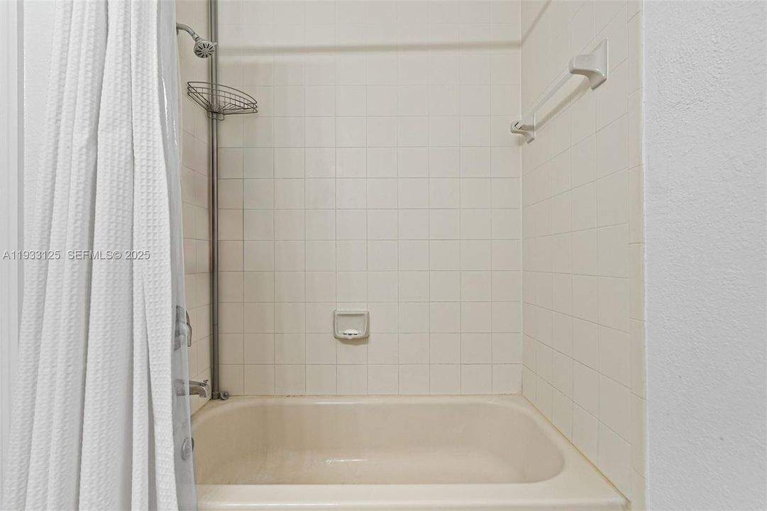 В аренду: $2,000 (3 спален, 2 ванн, 1076 Квадратных фут)