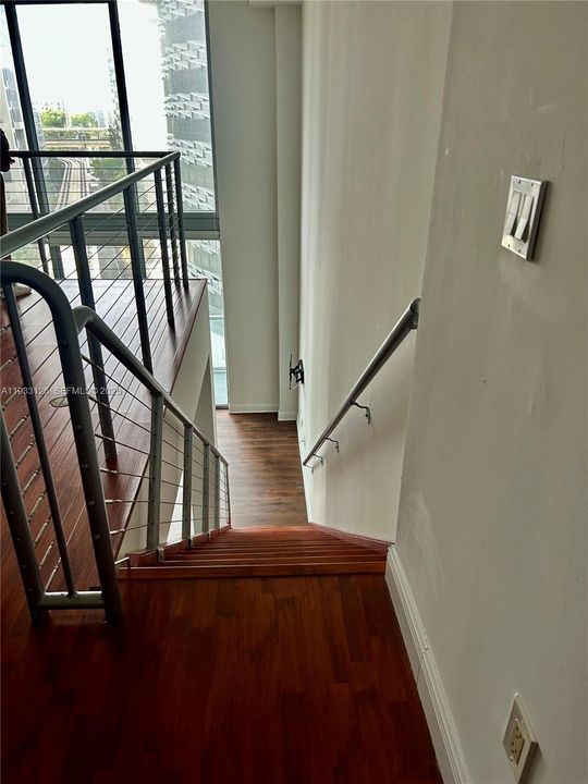 出租: $3,400 (1 贝兹, 1 浴室, 1066 平方英尺)