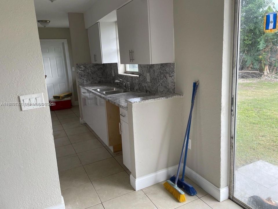 В аренду: $2,700 (3 спален, 2 ванн, 1200 Квадратных фут)