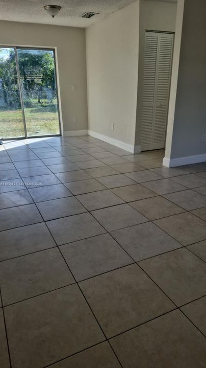 В аренду: $2,700 (3 спален, 2 ванн, 1200 Квадратных фут)