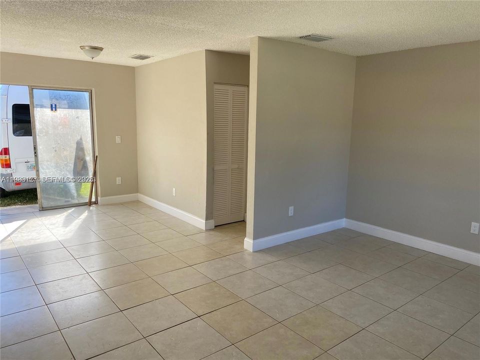 В аренду: $2,700 (3 спален, 2 ванн, 1200 Квадратных фут)