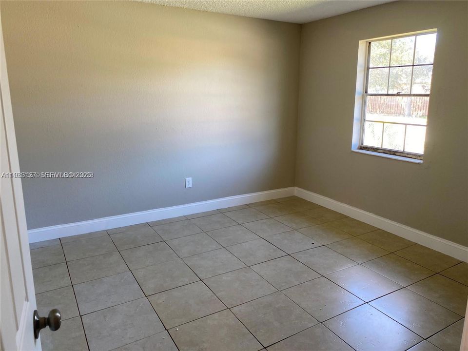 В аренду: $2,700 (3 спален, 2 ванн, 1200 Квадратных фут)