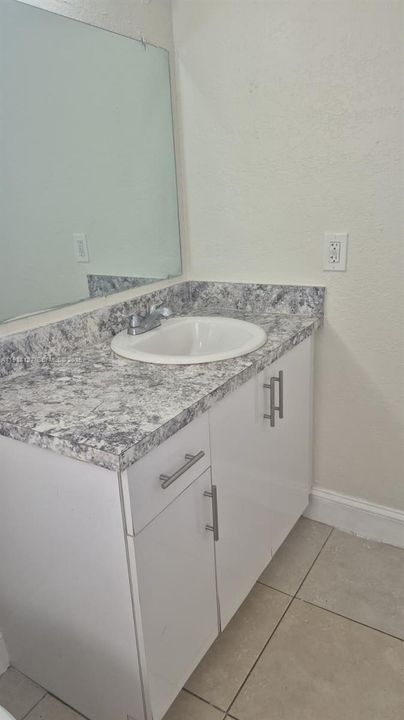 В аренду: $2,700 (3 спален, 2 ванн, 1200 Квадратных фут)