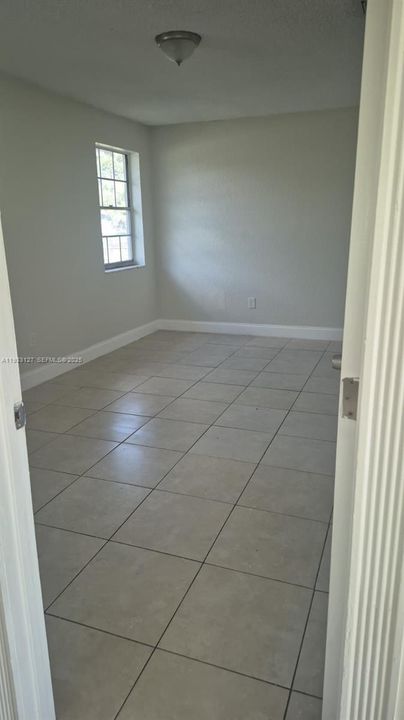 В аренду: $2,700 (3 спален, 2 ванн, 1200 Квадратных фут)