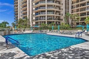 For Sale: $850,000 (2 beds, 2 baths, 1887 Square Feet)
