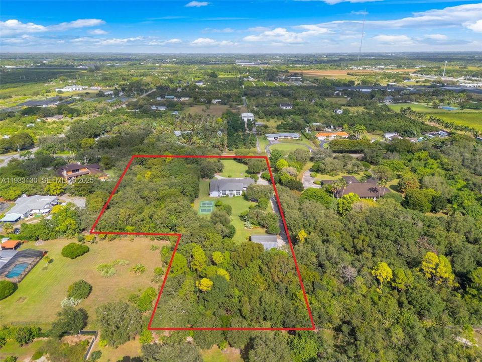 Недавно продано: $2,350,000 (3 спален, 2 ванн, 5803 Квадратных фут)