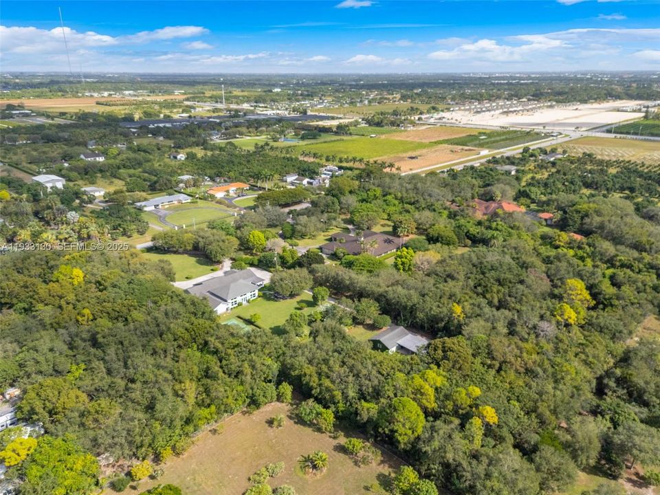 Недавно продано: $2,350,000 (3 спален, 2 ванн, 5803 Квадратных фут)