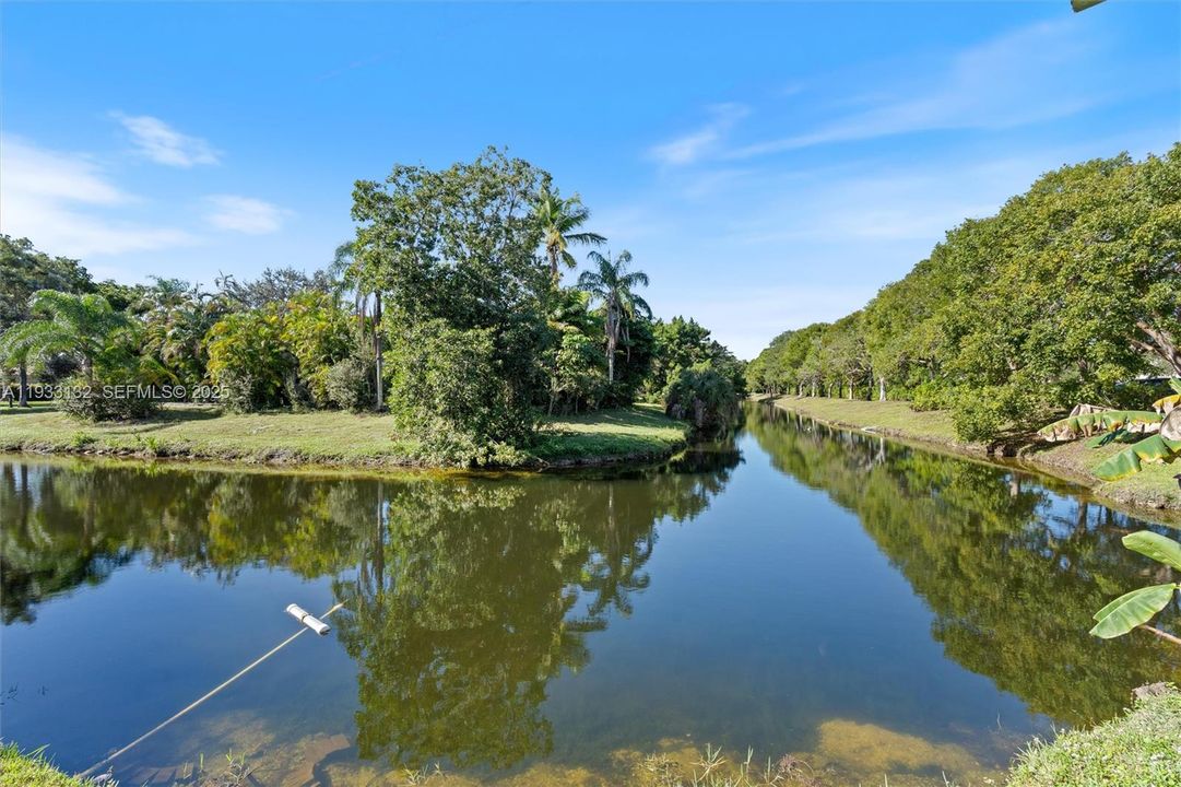 For Sale: $748,900 (4 beds, 2 baths, 1948 Square Feet)