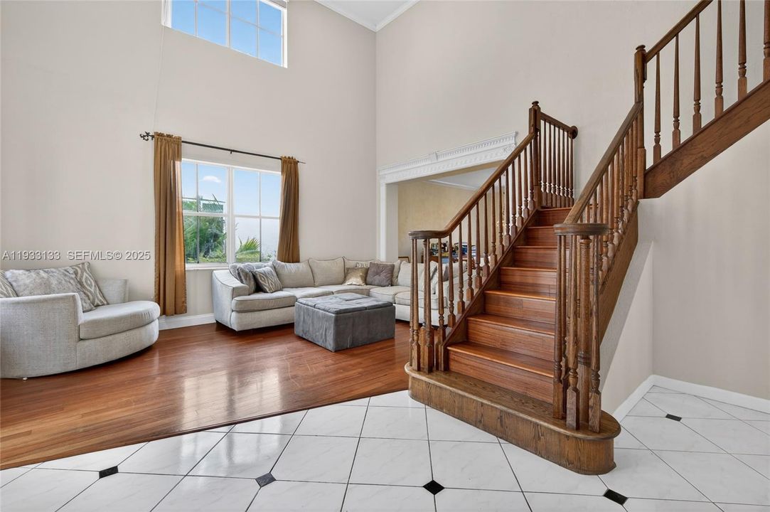 For Sale: $1,149,000 (5 beds, 3 baths, 3095 Square Feet)