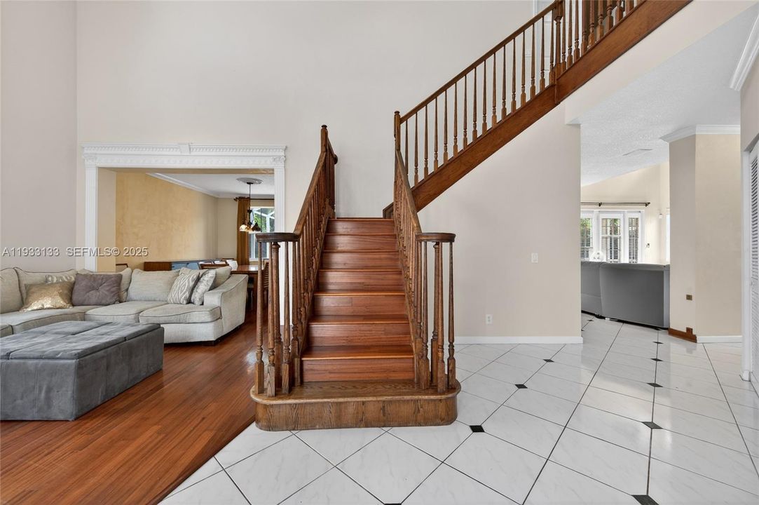 For Sale: $1,149,000 (5 beds, 3 baths, 3095 Square Feet)