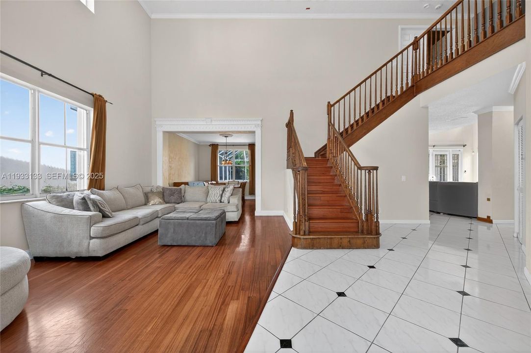 For Sale: $1,149,000 (5 beds, 3 baths, 3095 Square Feet)