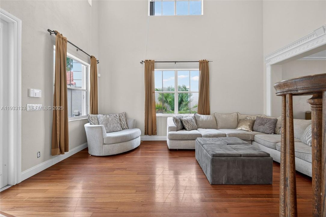 For Sale: $1,149,000 (5 beds, 3 baths, 3095 Square Feet)