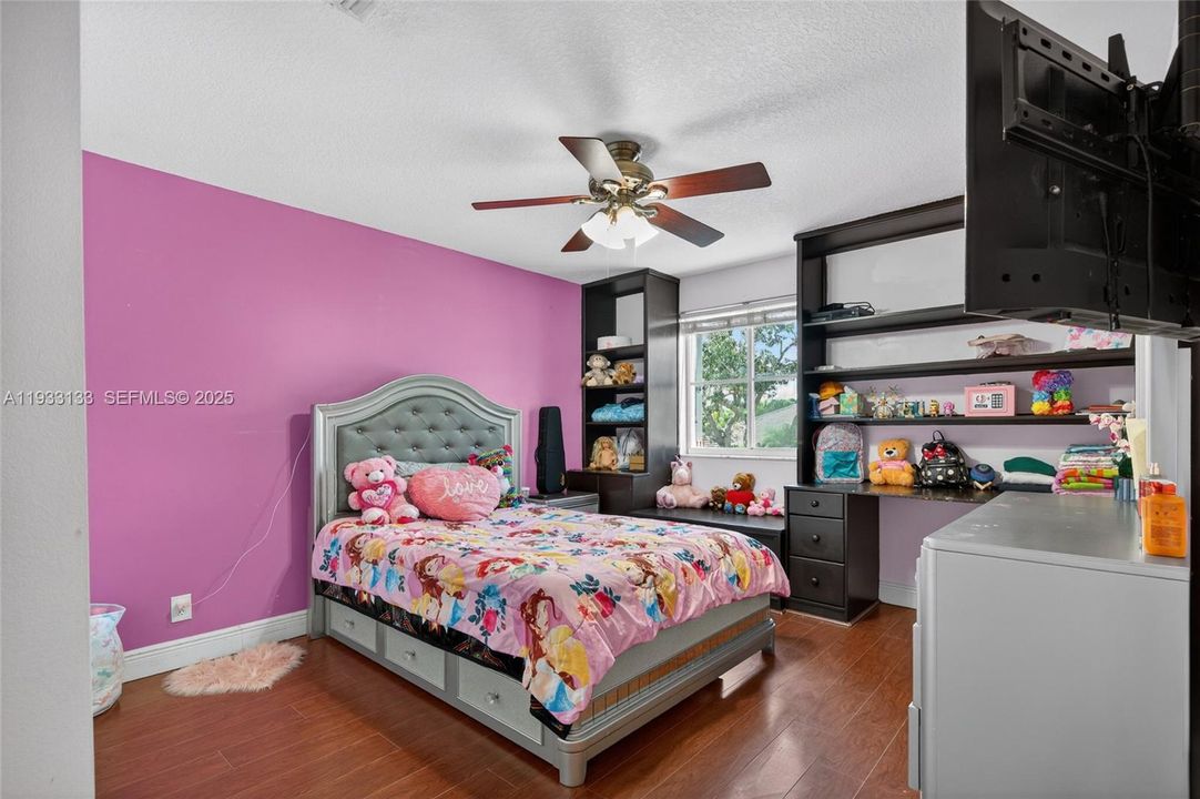 For Sale: $1,149,000 (5 beds, 3 baths, 3095 Square Feet)