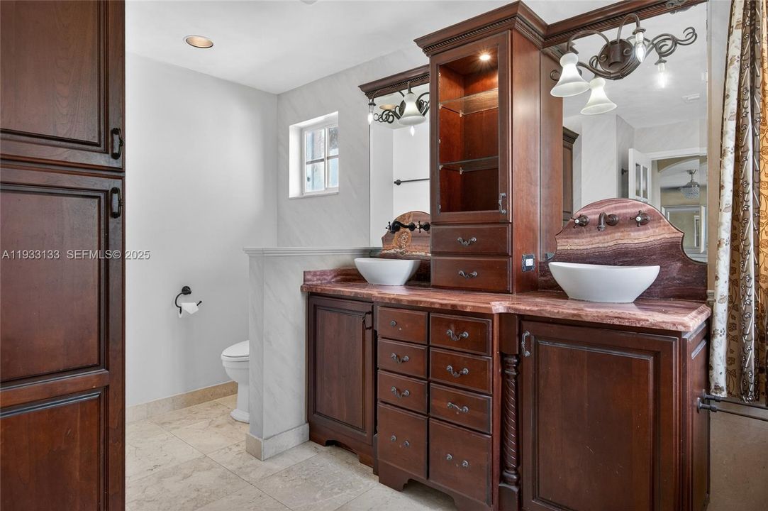 For Sale: $1,149,000 (5 beds, 3 baths, 3095 Square Feet)