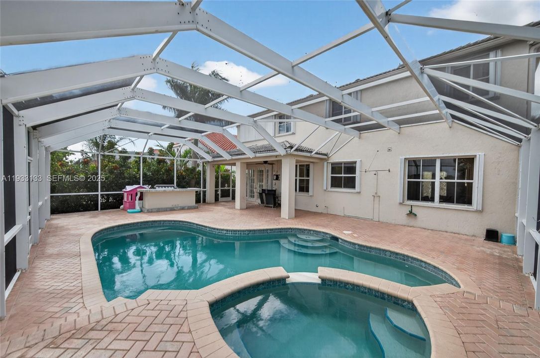 For Sale: $1,149,000 (5 beds, 3 baths, 3095 Square Feet)