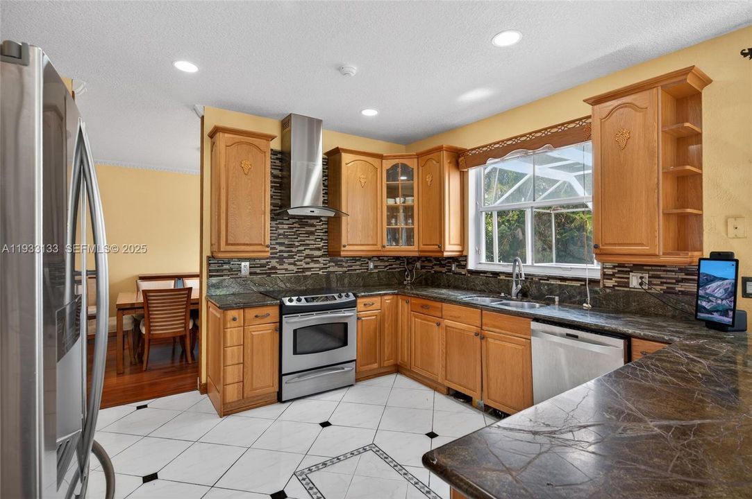 For Sale: $1,149,000 (5 beds, 3 baths, 3095 Square Feet)