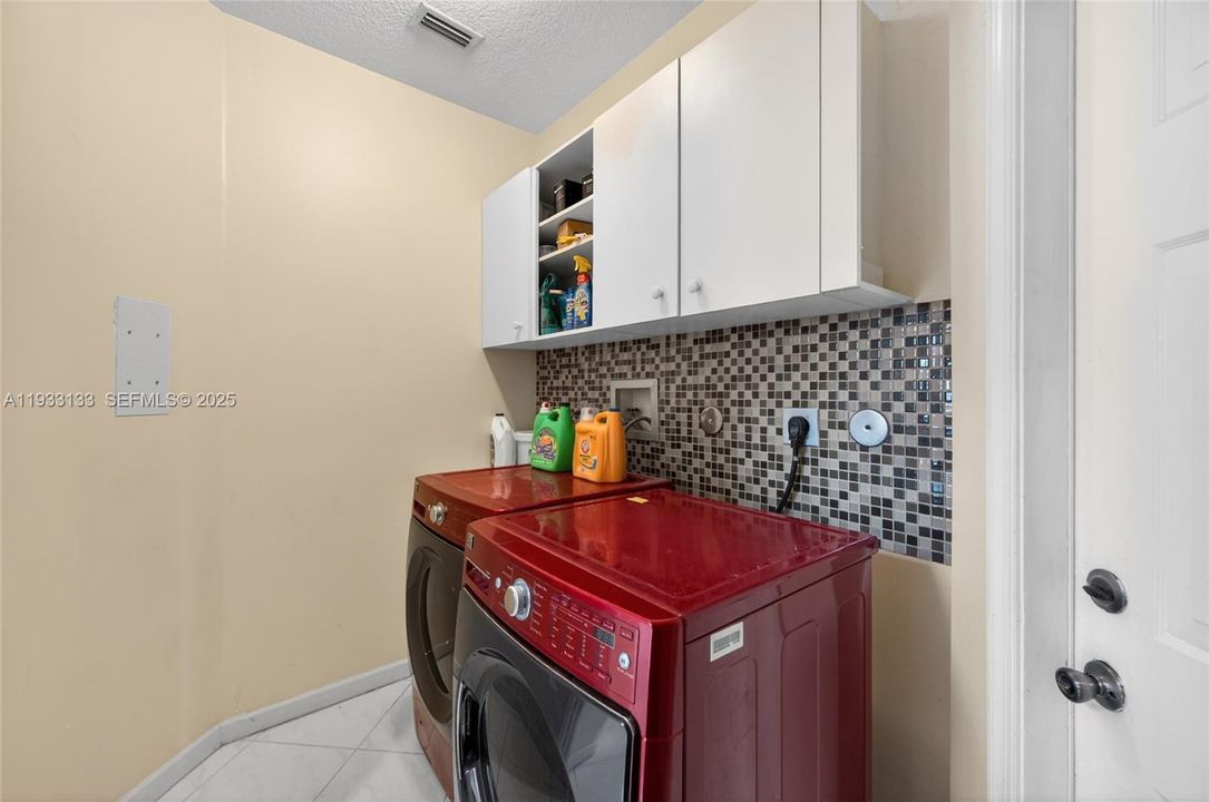 For Sale: $1,149,000 (5 beds, 3 baths, 3095 Square Feet)