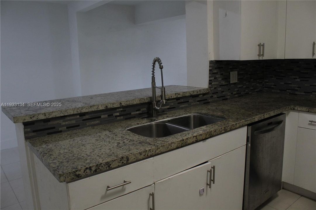 En Renta: $3,200 (4 camas, 2 baños, 1827 Pies cuadrados)