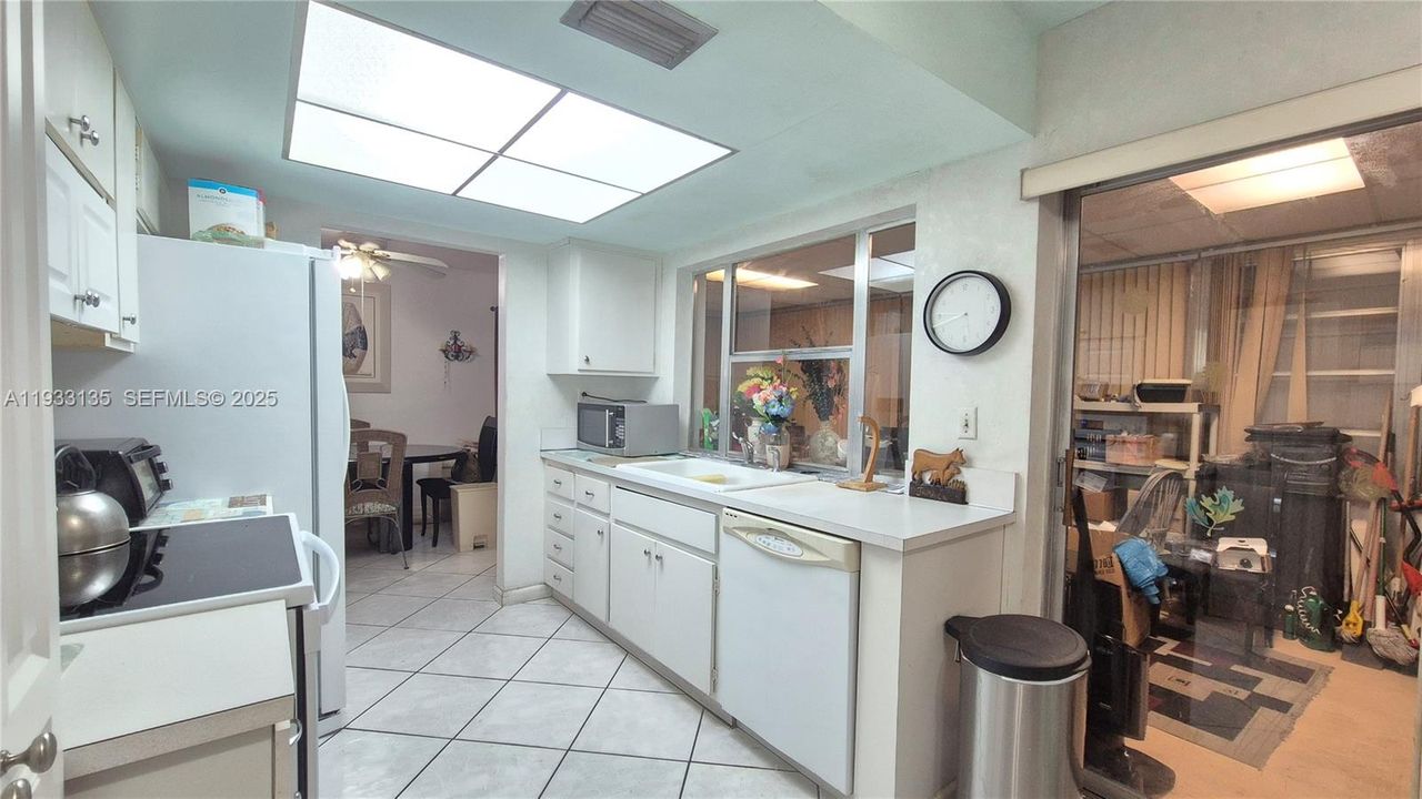 For Sale: $359,500 (2 beds, 2 baths, 1474 Square Feet)