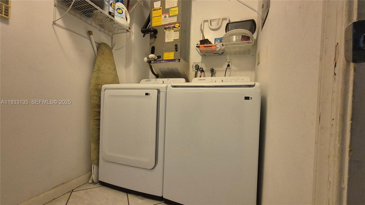 For Sale: $359,500 (2 beds, 2 baths, 1474 Square Feet)