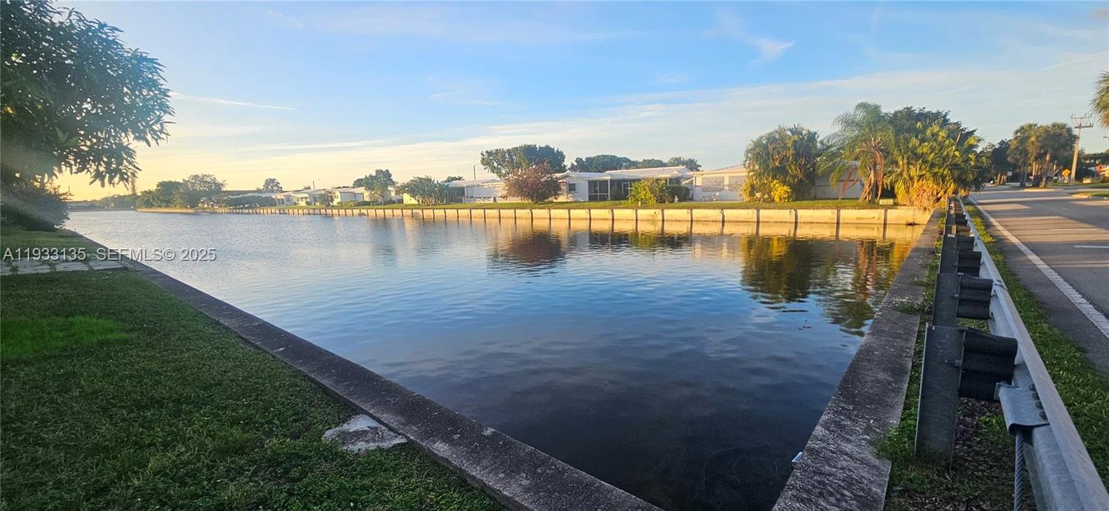 For Sale: $359,500 (2 beds, 2 baths, 1474 Square Feet)