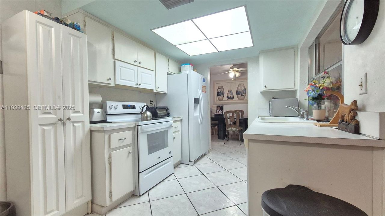For Sale: $359,500 (2 beds, 2 baths, 1474 Square Feet)