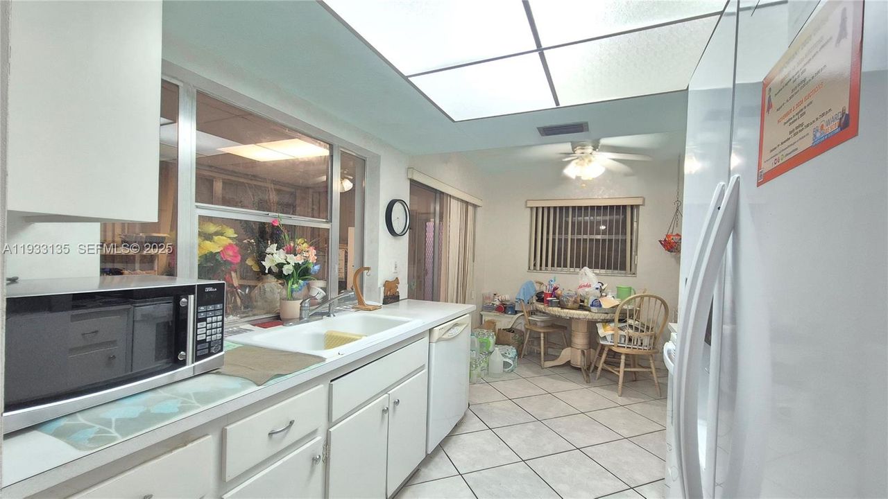 For Sale: $359,500 (2 beds, 2 baths, 1474 Square Feet)