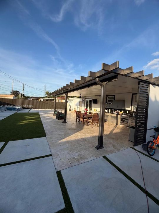 En Venta: $714,900 (0 camas, 0 baños, 1337 Pies cuadrados)