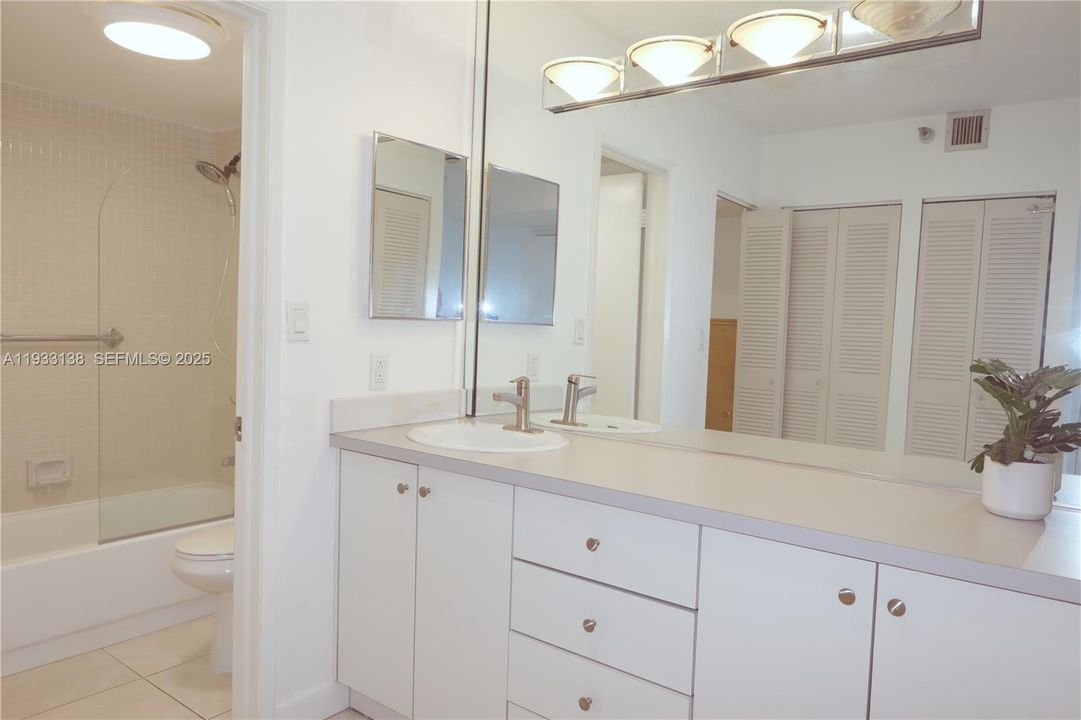 En Renta: $3,750 (3 camas, 3 baños, 1450 Pies cuadrados)